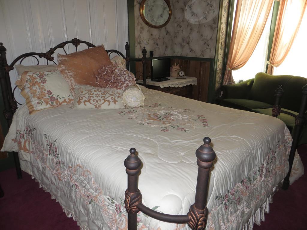 Edith Palmer'S Country Inn, Historical Bed & Breakfast バージニアシティ エクステリア 写真