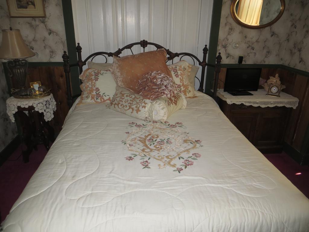 Edith Palmer'S Country Inn, Historical Bed & Breakfast バージニアシティ エクステリア 写真