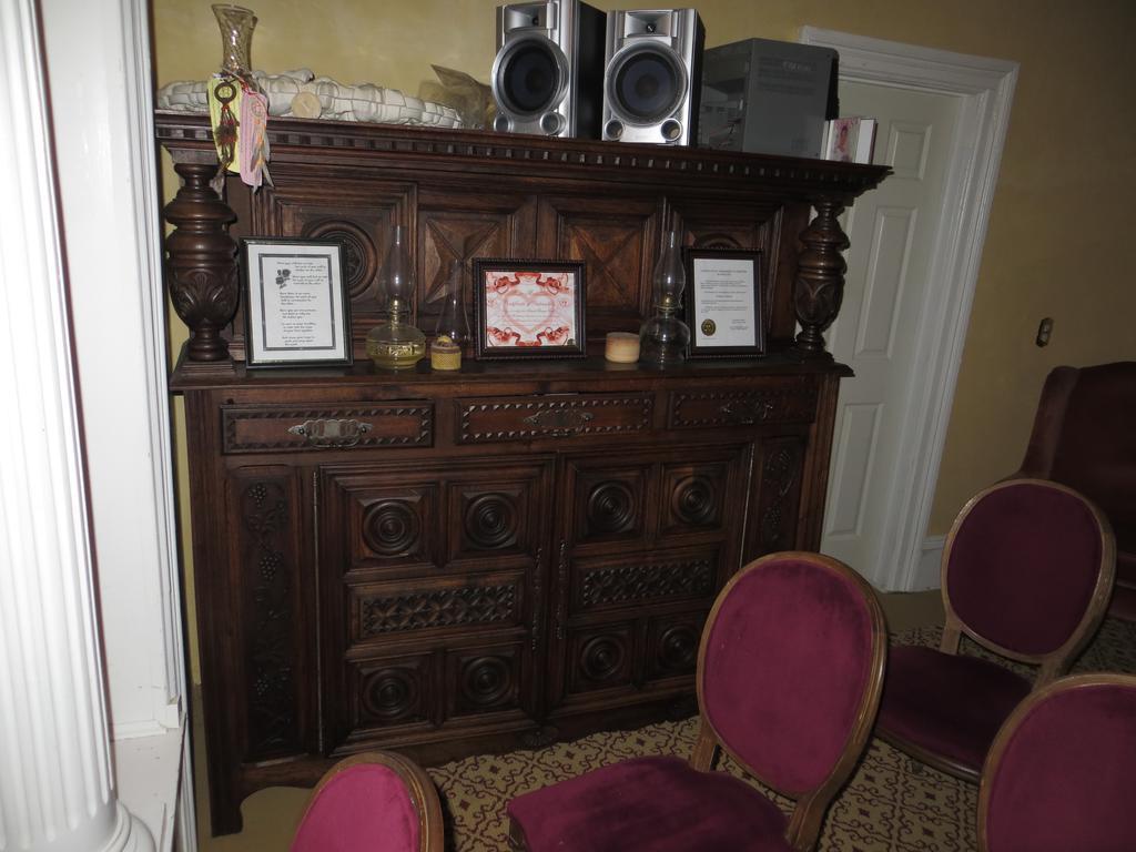 Edith Palmer'S Country Inn, Historical Bed & Breakfast バージニアシティ エクステリア 写真