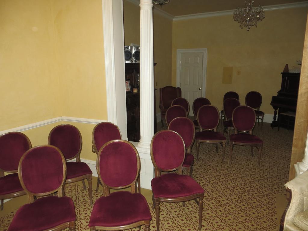 Edith Palmer'S Country Inn, Historical Bed & Breakfast バージニアシティ エクステリア 写真
