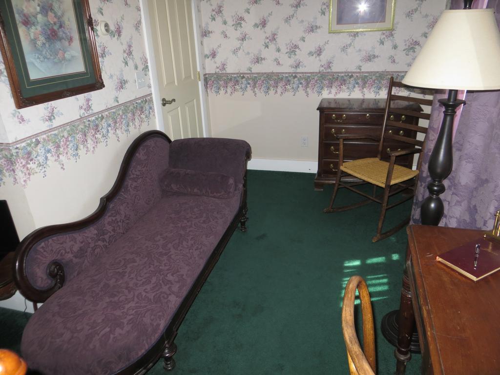 Edith Palmer'S Country Inn, Historical Bed & Breakfast バージニアシティ エクステリア 写真