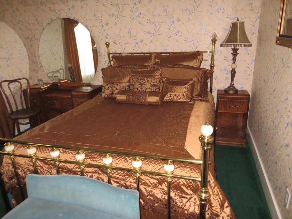 Edith Palmer'S Country Inn, Historical Bed & Breakfast バージニアシティ エクステリア 写真