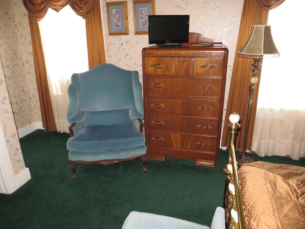 Edith Palmer'S Country Inn, Historical Bed & Breakfast バージニアシティ エクステリア 写真