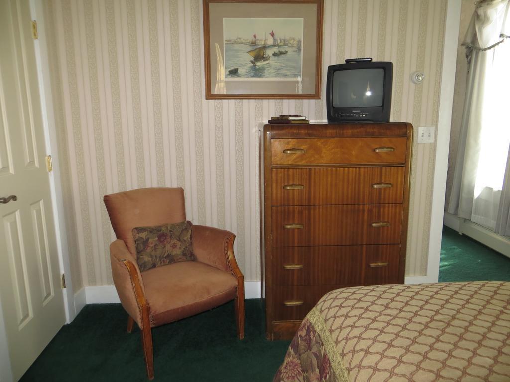 Edith Palmer'S Country Inn, Historical Bed & Breakfast バージニアシティ エクステリア 写真