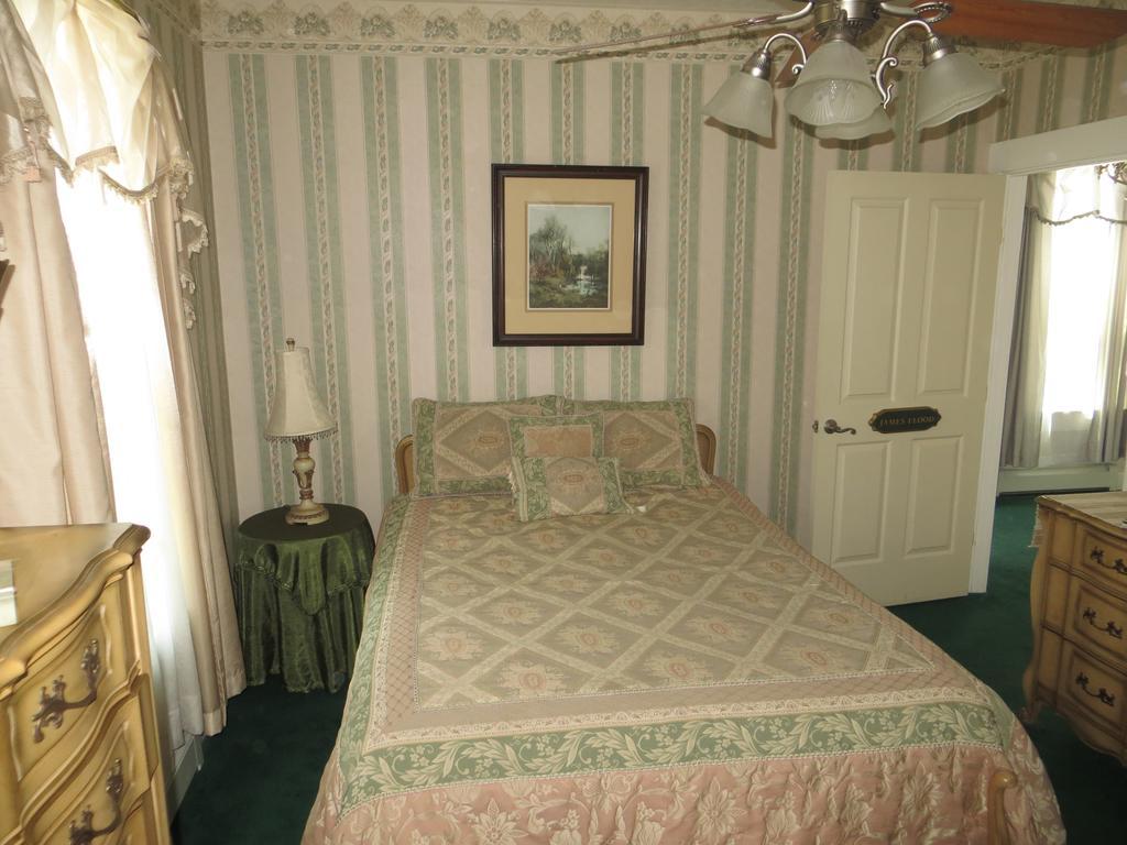 Edith Palmer'S Country Inn, Historical Bed & Breakfast バージニアシティ エクステリア 写真